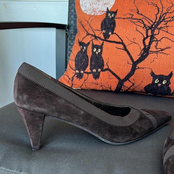 Vintage Stuart Weitzman Heels - Picture 7 of 10